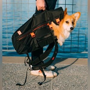 Little Chonk Maxine One Dog Backpack in Black (NWOT)